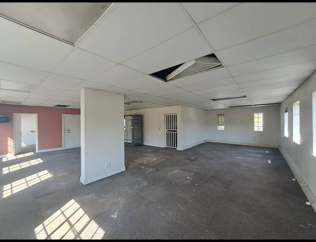 700M² OFFICE FOR SALE IN DUNKELD WEST
